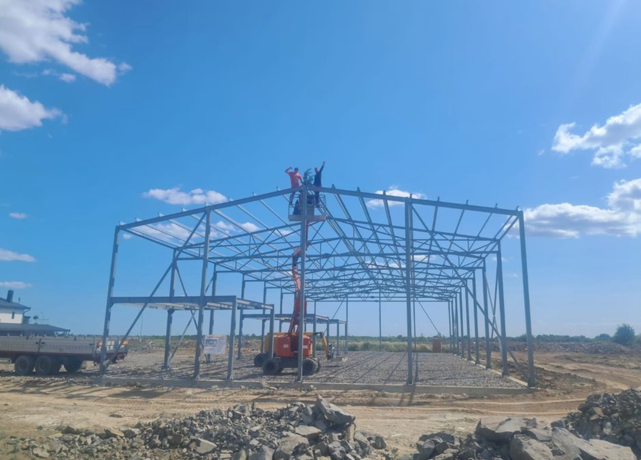 Монтаж покрiвлi зерносховищ елеваторiв Днiпро